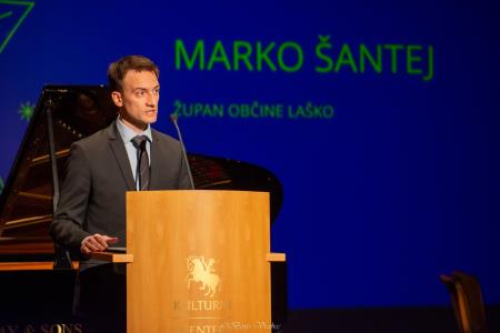 DAN SAMOSTOJNOSTI IN ENOTNOSTI (1)